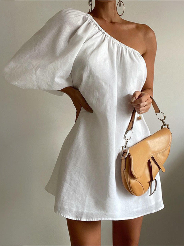 Vestido Corto con Hombro Asimétrico