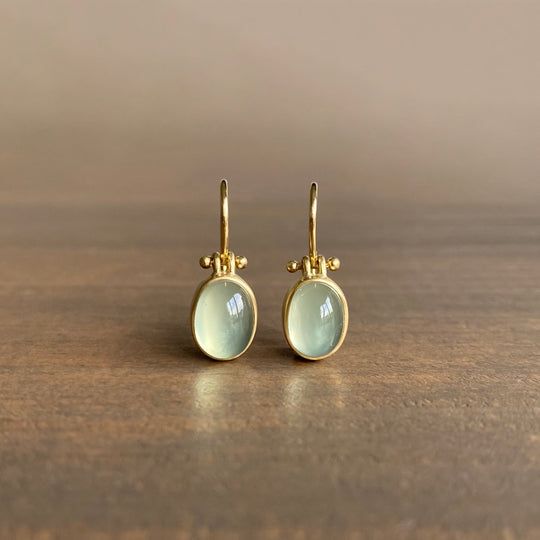 Pendientes vintage con piedra de luna verde