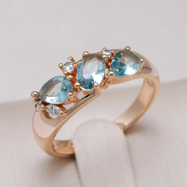 Anillo vintage de zirconio azul elegante en oro