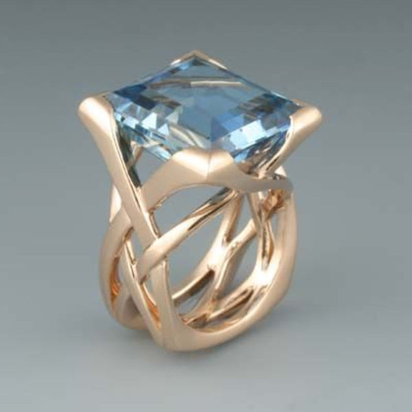 Anillo de Oro Rosa con Circonio Azul Vintage