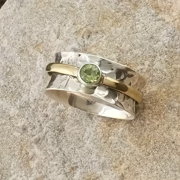 Anillo de zirconio verde elegante