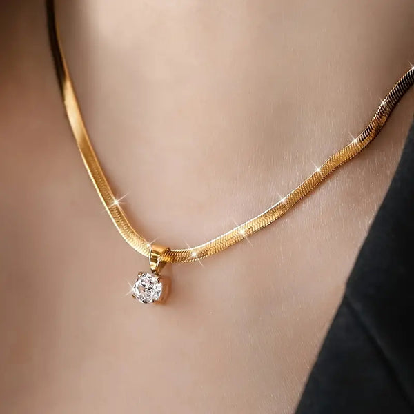 Collar Colgante Elegante con Strass