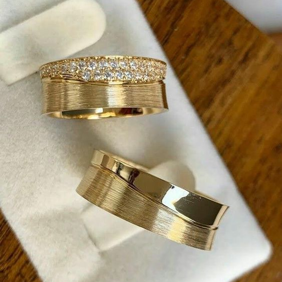 Anillos Vintage en Oro con Brillantina