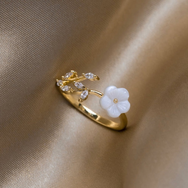 Rise - Anillo de flores blancas